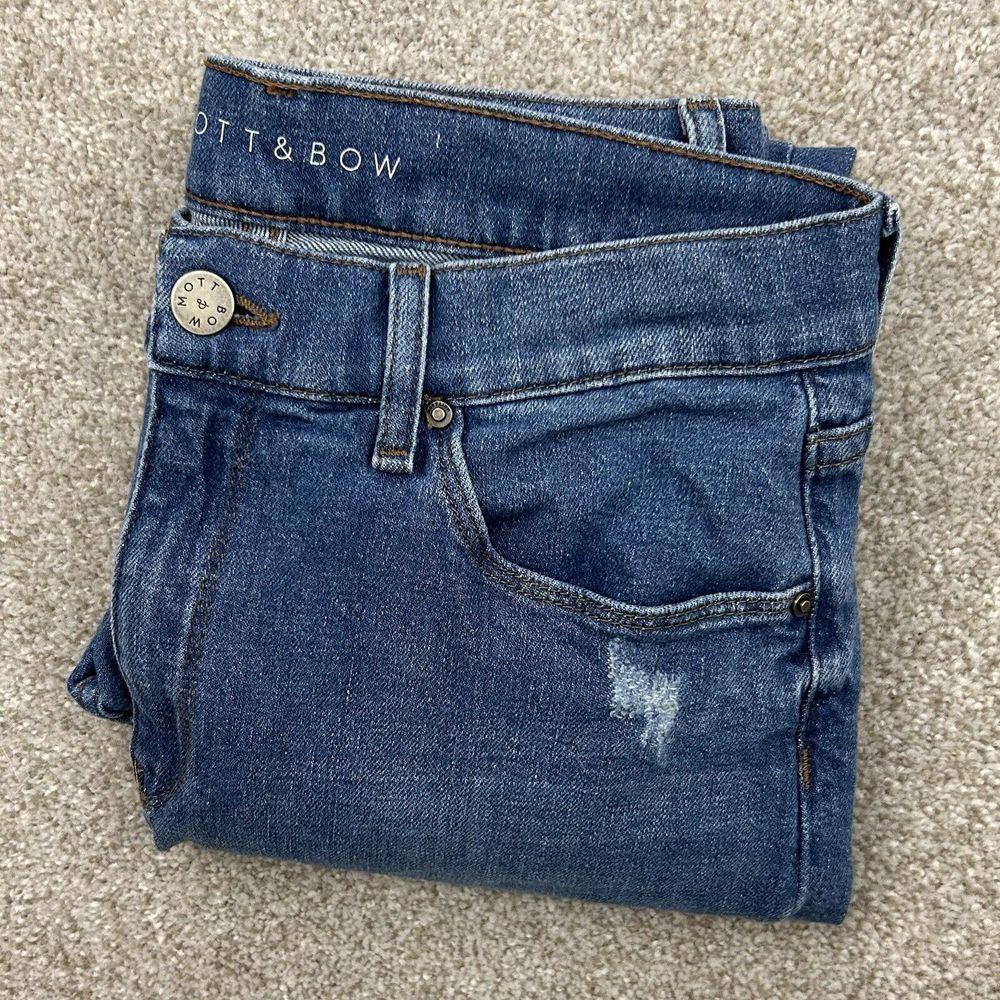 Mott & Bow Mom Jean Women's‎ Size 29x28 Blue Denim Jeans